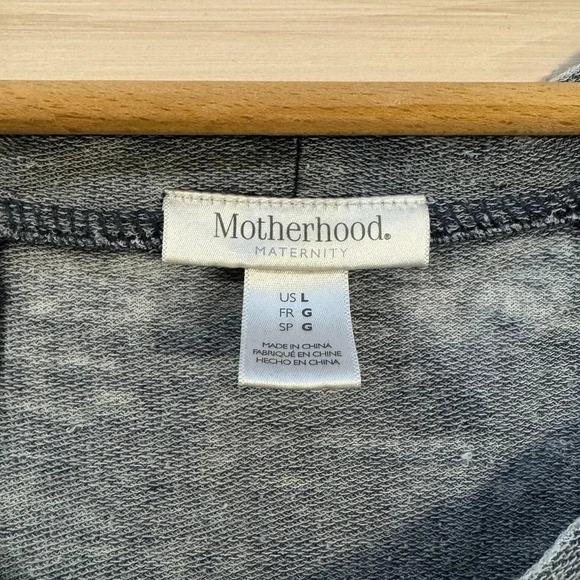 Motherhood Maternity Destructed Cut Out Shoulder Short Sleeve Top Blue Size L - Picture 3 of 6